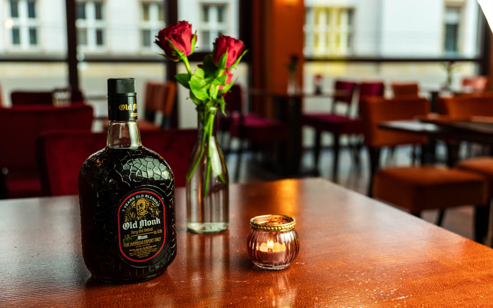 Sanjha Tadka – Elegantes Interieur mit Rosen